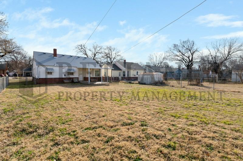 1723 S Emporia Ave - Photo 6 of 34