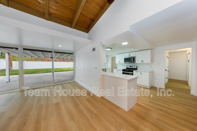 27220 Seco Canyon Rd - Photo 7 of 29