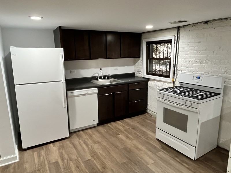 3053 N Haussen Ct - Photo 3 of 18