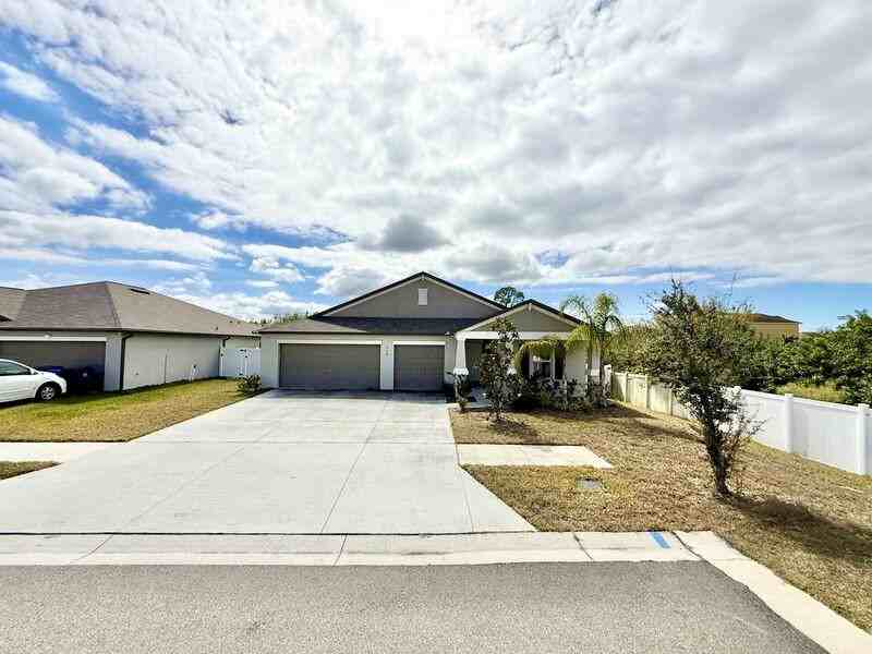 376 Rain Berry Ave - Photo 3 of 50