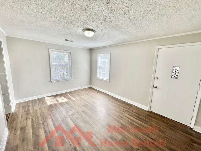 2736 Dunn Ave - Photo 4 of 21