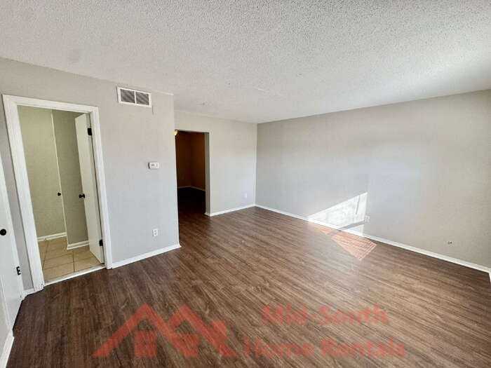 1742 E Holmes Rd - Photo 5 of 19