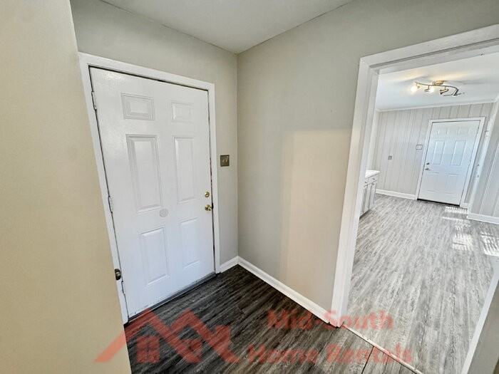 954 E Holmes Rd - Photo 5 of 32