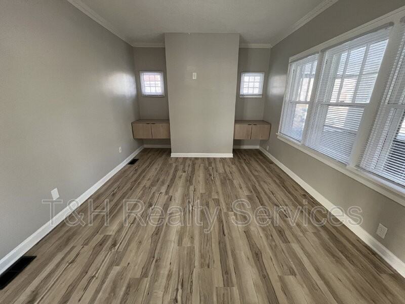 744 Wallace Ave - Photo 6 of 31