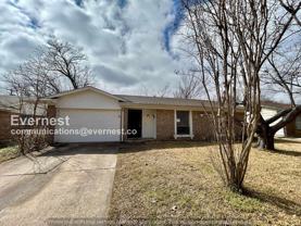 415 Southlake Dr - Photo 1 of 1