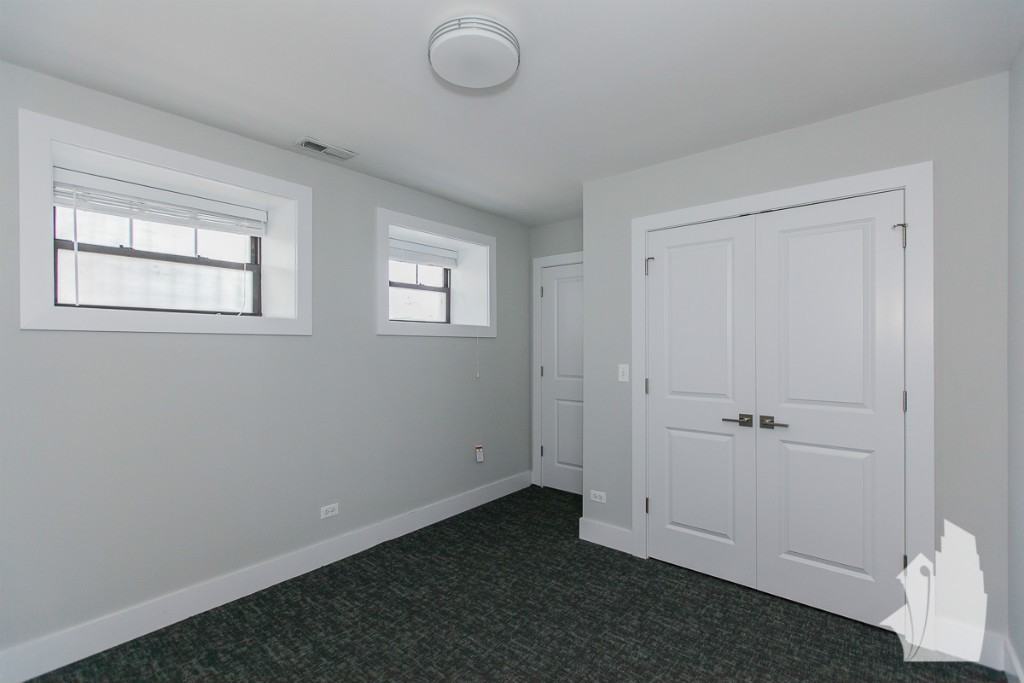 1956 W Nelson St #1W - Photo 7 of 11