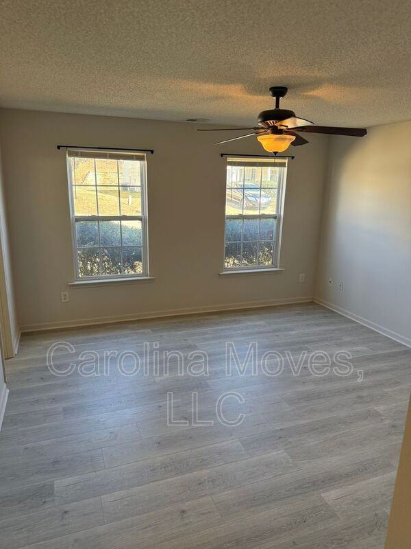 325 Honor Rd - Photo 7 of 17