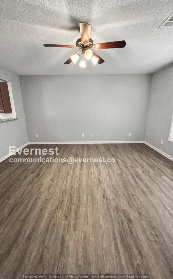 8635 Thomas Ln - Photo 5 of 20