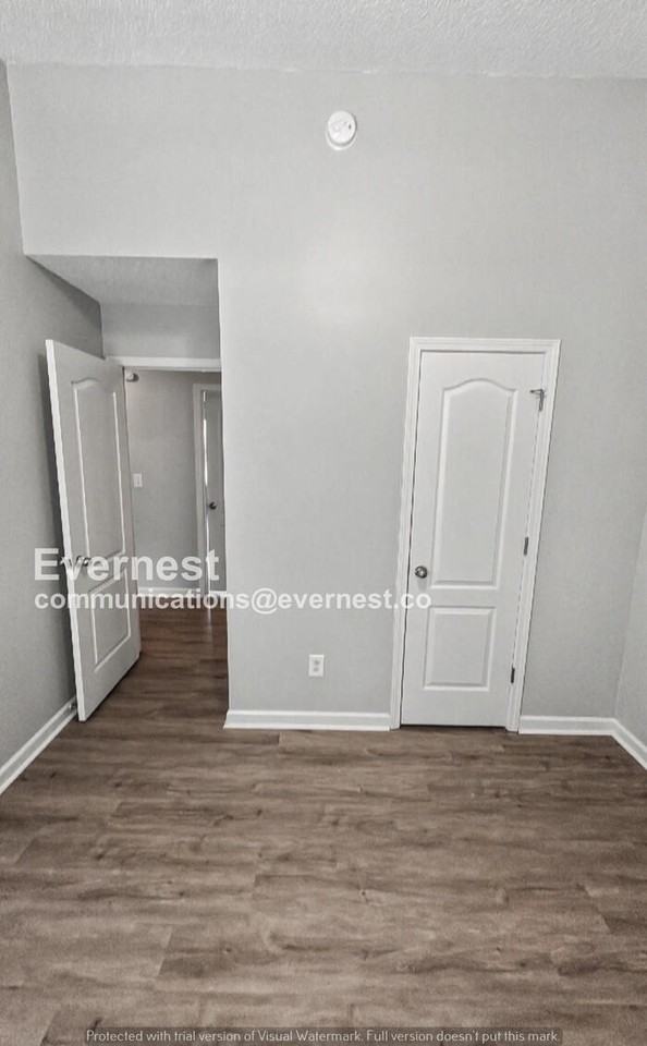 8635 Thomas Ln - Photo 7 of 20