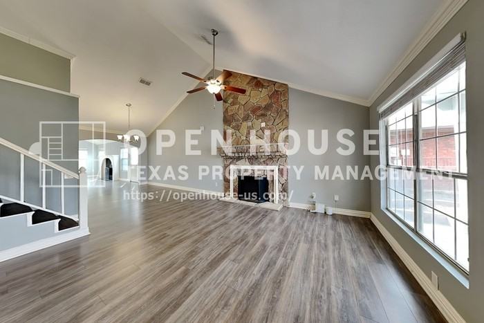 4612 Greenfern Ln - Photo 4 of 24