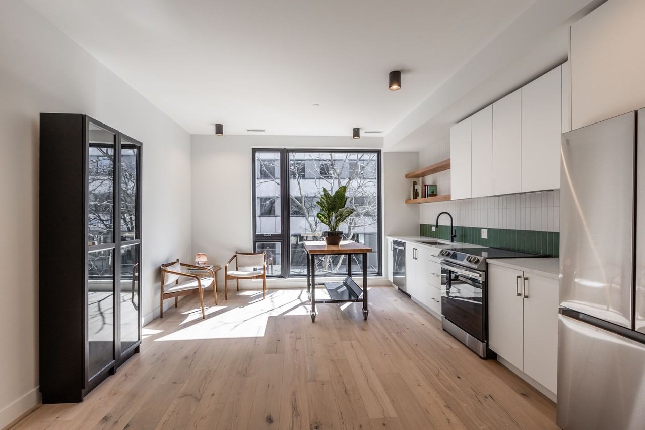 1712 Oak Ave #302 - Photo 3 of 11