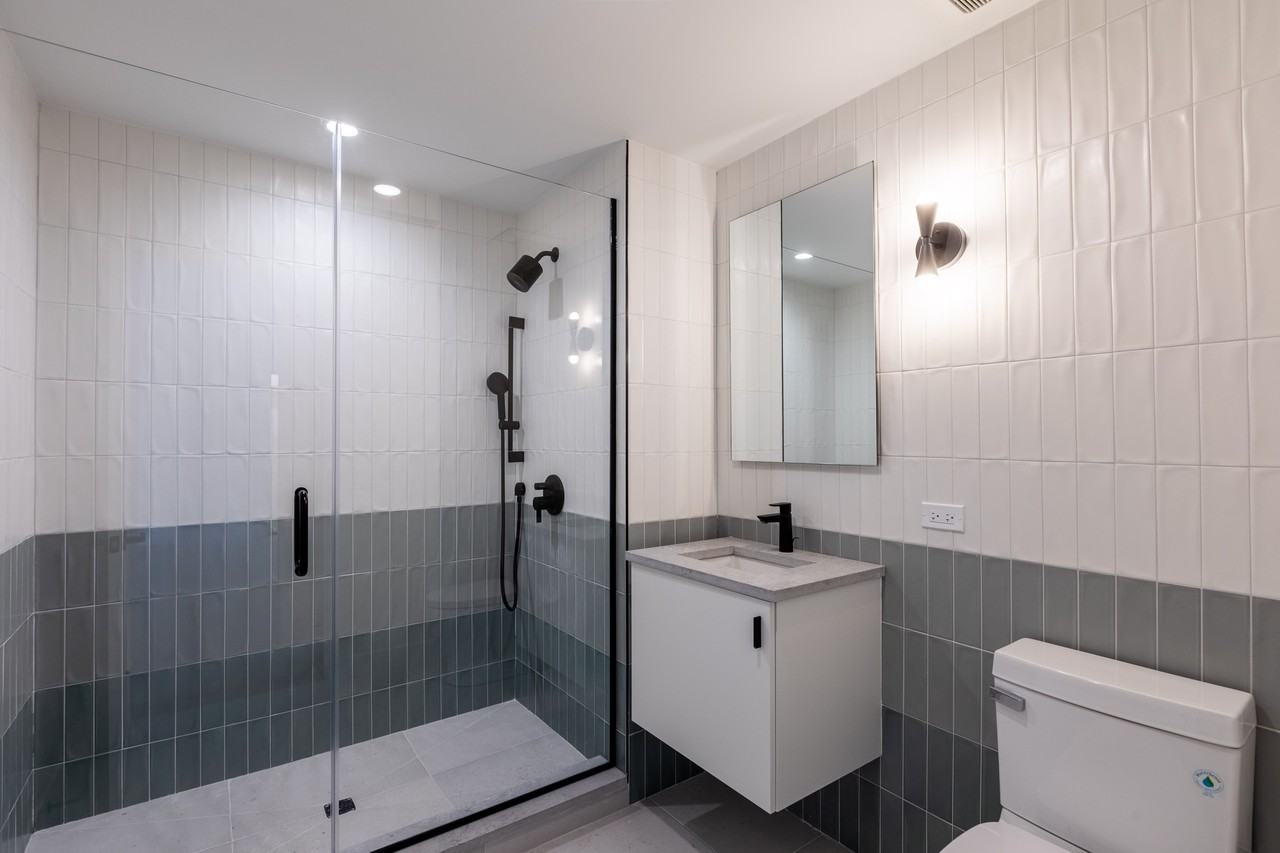 1712 Oak Ave #302 - Photo 4 of 11