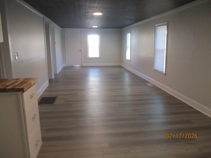 151 Princess Ave Sw - Photo 3 of 10