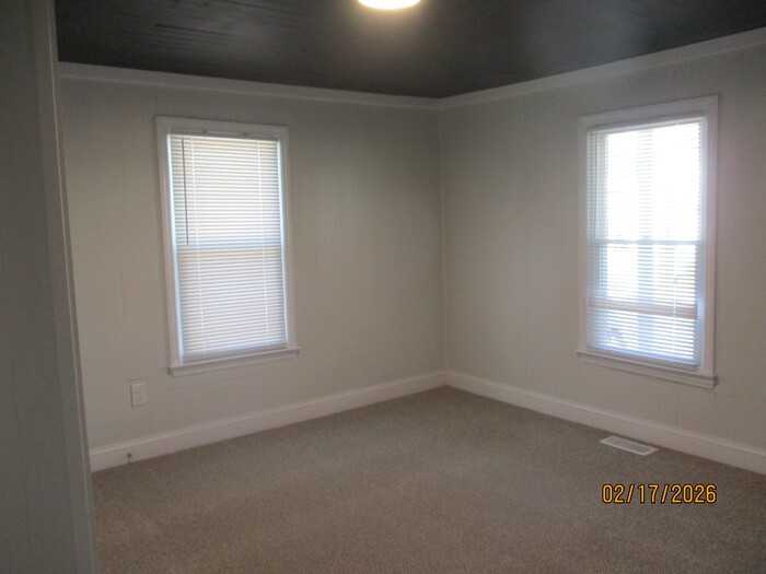 151 Princess Ave Sw - Photo 5 of 10