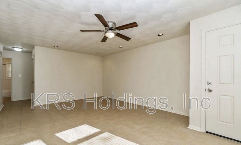 128 Marion Dr #A - Photo 7 of 13