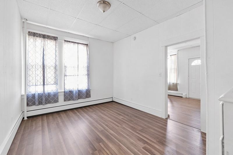 224 Cumberland St - Photo 3 of 4