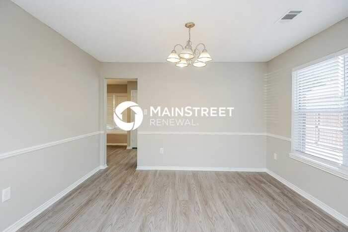 2817 Fenwick St - Photo 3 of 17