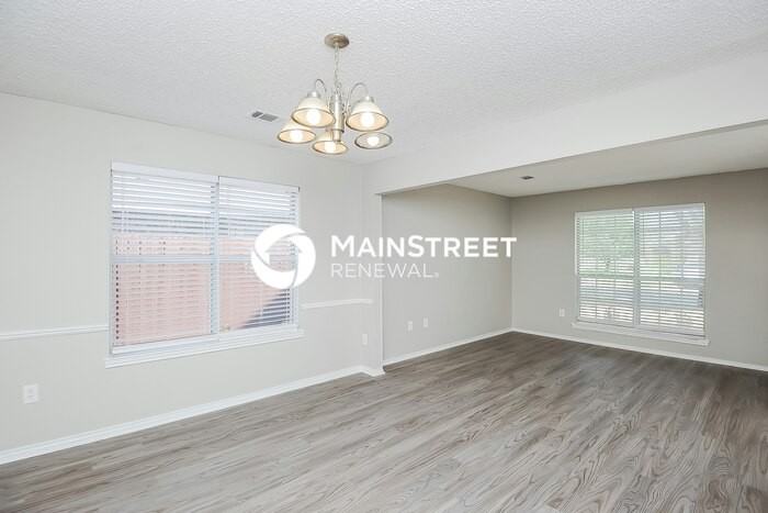 2817 Fenwick St - Photo 4 of 17