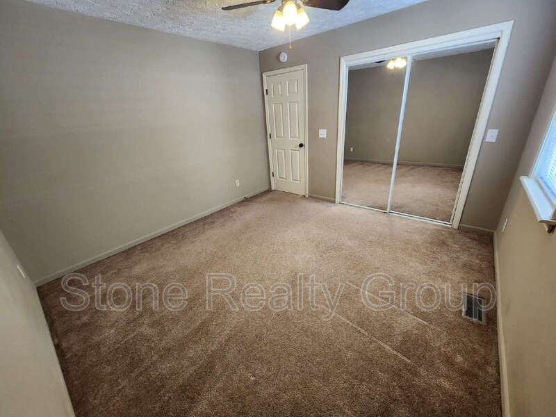 4832 Pine Ridge Ct - Photo 5 of 10