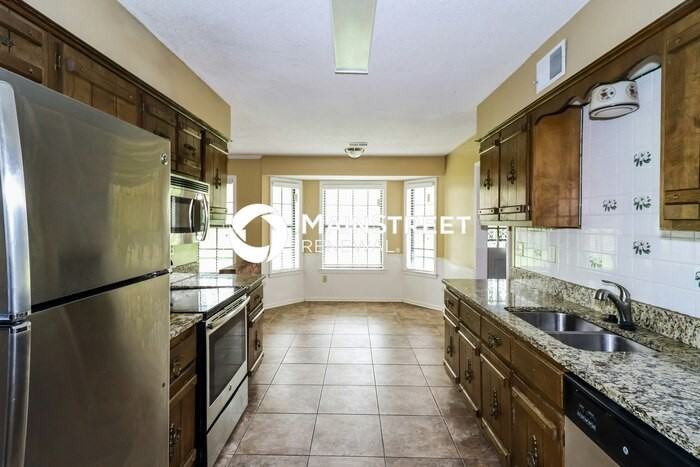 3048 Ingleside Dr - Photo 6 of 16