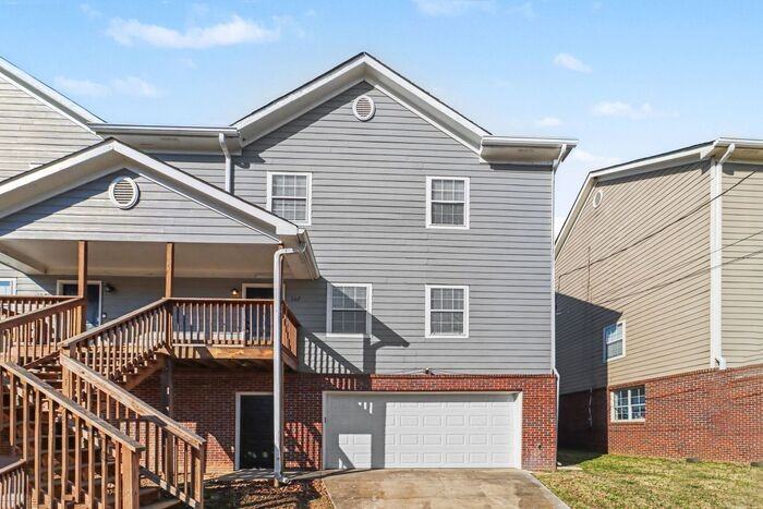 1079 Crew St Sw #B - Photo 2 of 26