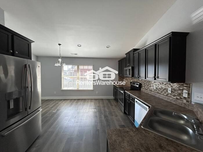 820 Clover Ave - Photo 4 of 22