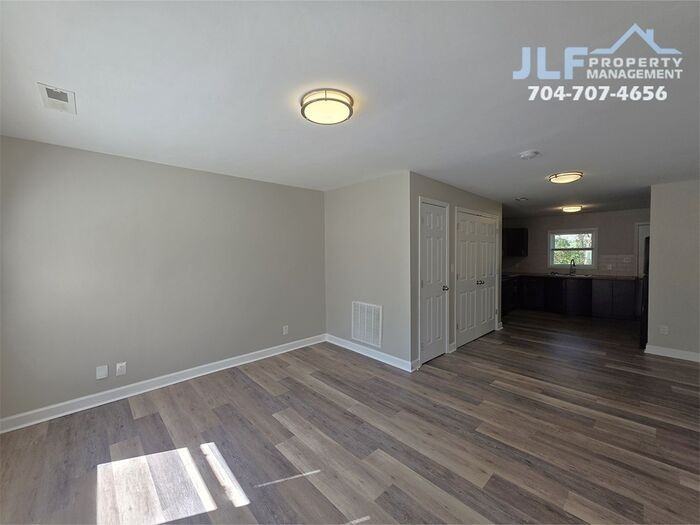 1320 Ware Ave - Photo 2 of 17
