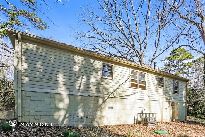 618 Hickory Trl Se - Photo 3 of 3