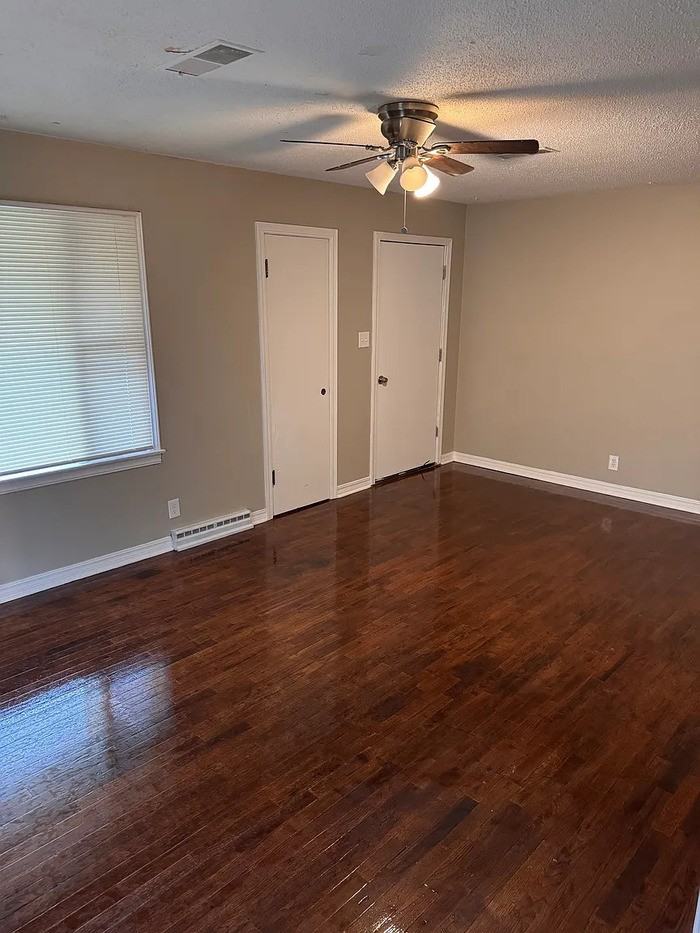 1121 W Harry St - Photo 4 of 14