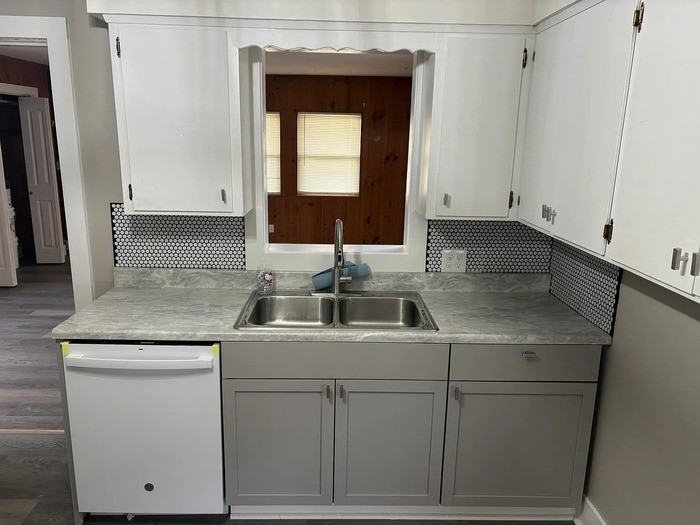 1121 W Harry St - Photo 6 of 14