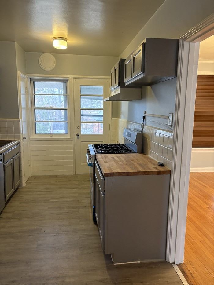 8241 Delmar Blvd #2E - Photo 3 of 9