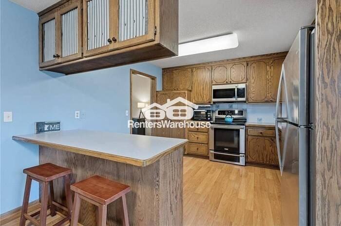 6420 Deerwood Ln N - Photo 5 of 15