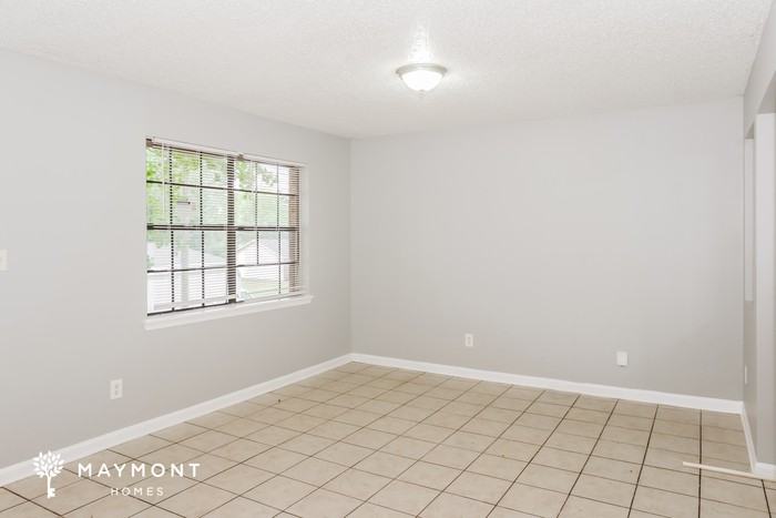 6315 Maywick Dr Nw - Photo 4 of 10