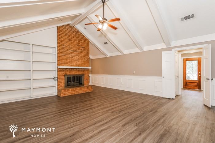 214 Edinburgh Ct - Photo 3 of 11