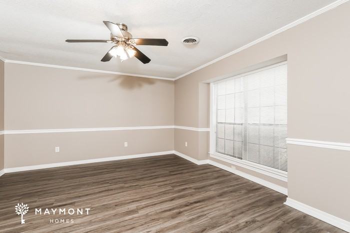 214 Edinburgh Ct - Photo 5 of 11