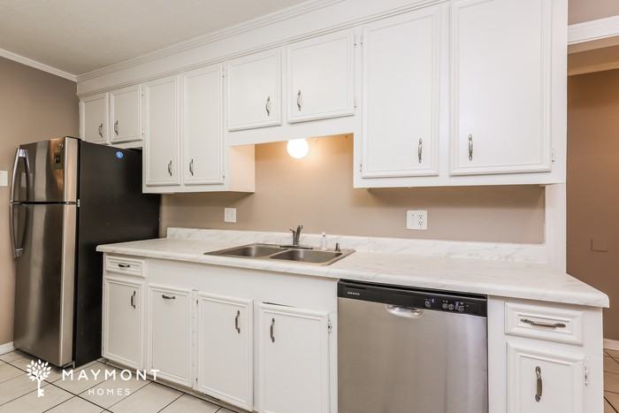 214 Edinburgh Ct - Photo 6 of 11