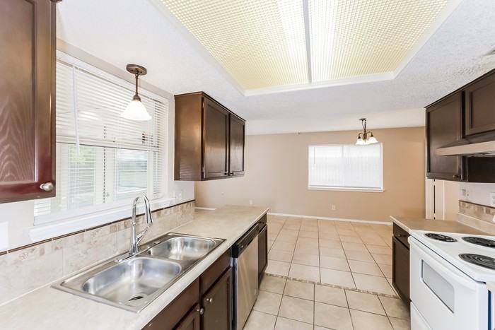 804 Lovingham Dr - Photo 7 of 17