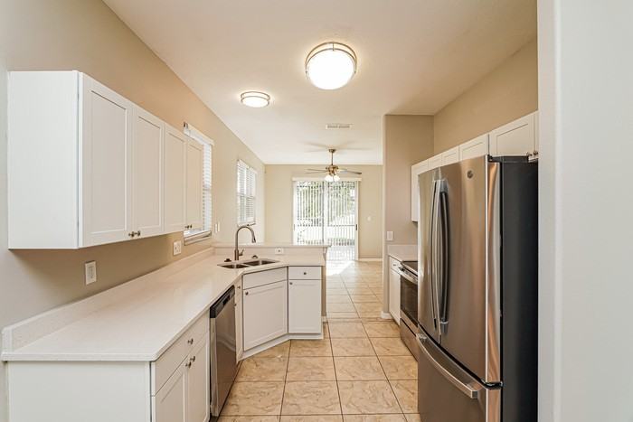 10112 Andover Point Cir - Photo 6 of 16