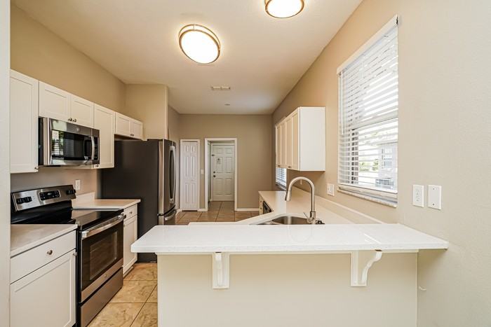 10112 Andover Point Cir - Photo 7 of 16