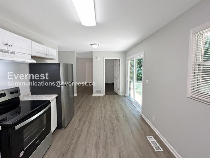 2463 Montezuma Cir - Photo 4 of 20