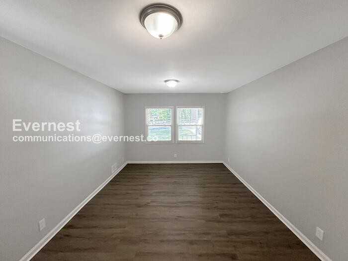 2463 Montezuma Cir - Photo 5 of 20