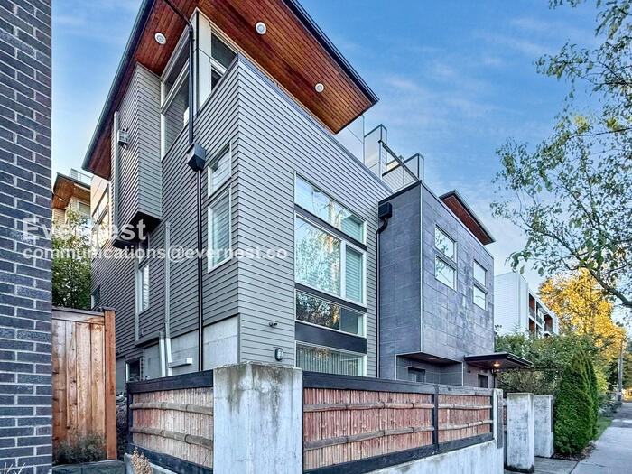 2618 Eastlake Ave E #B - Photo 2 of 37