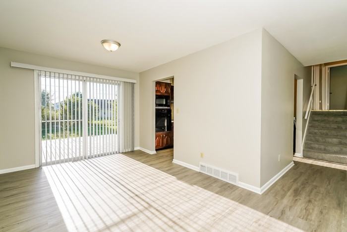 472 Tailholt Ln - Photo 6 of 13