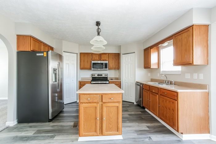 5688 Matuka Dr - Photo 3 of 13