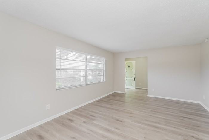 6142 Donegal W - Photo 6 of 11