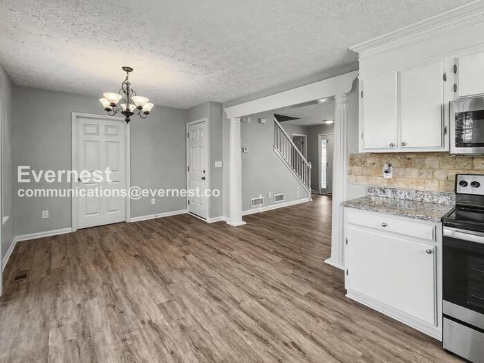 117 Thornwood Dr - Photo 4 of 28