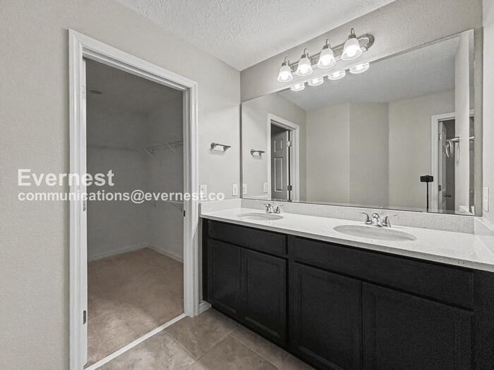 5587 Sabal Dr - Photo 3 of 29