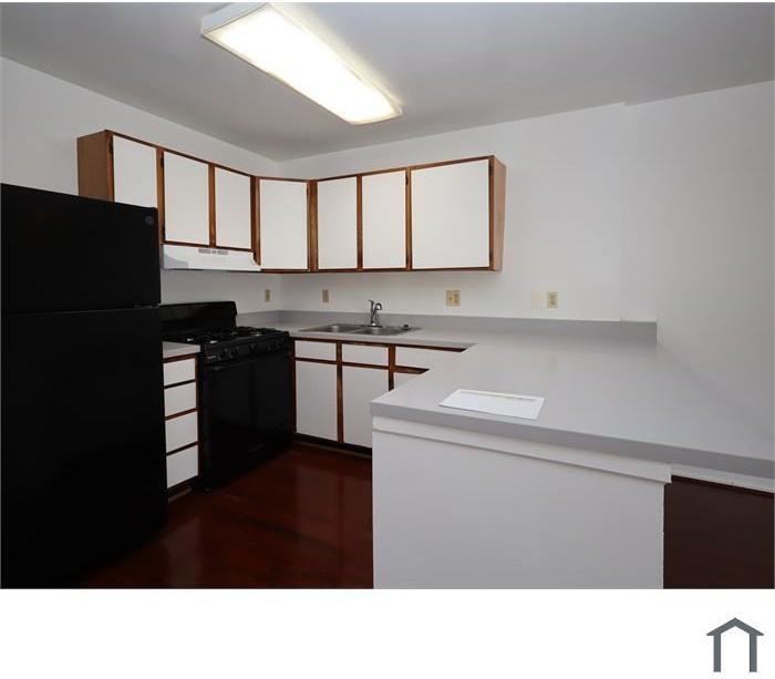 1005 Hillman St - Photo 3 of 16