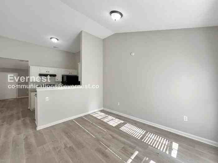 5616 Kaitlyn Dr W - Photo 4 of 15