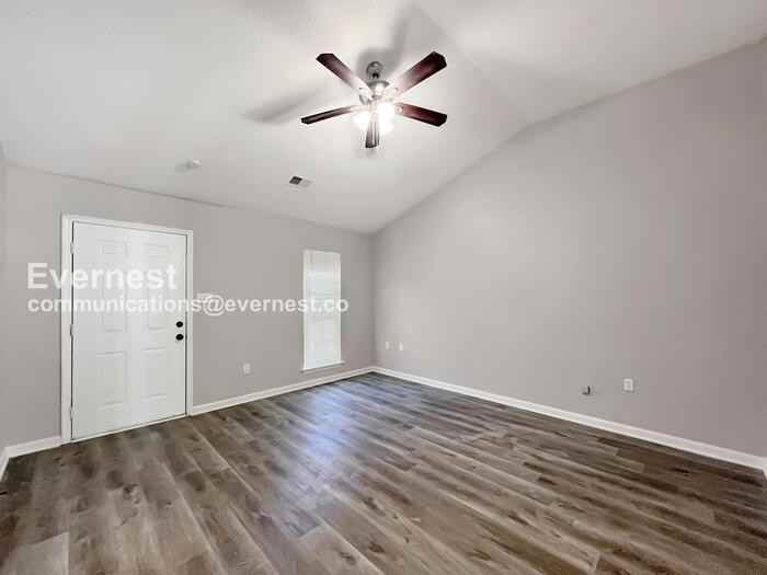 5616 Kaitlyn Dr W - Photo 6 of 15